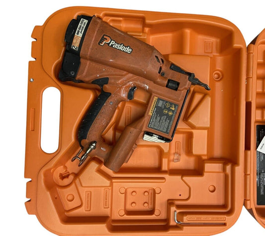 (FOR PARTS) Paslode IM200Li.2  18-Gauge Li-Ion Cordless Brad Pro Nailing System