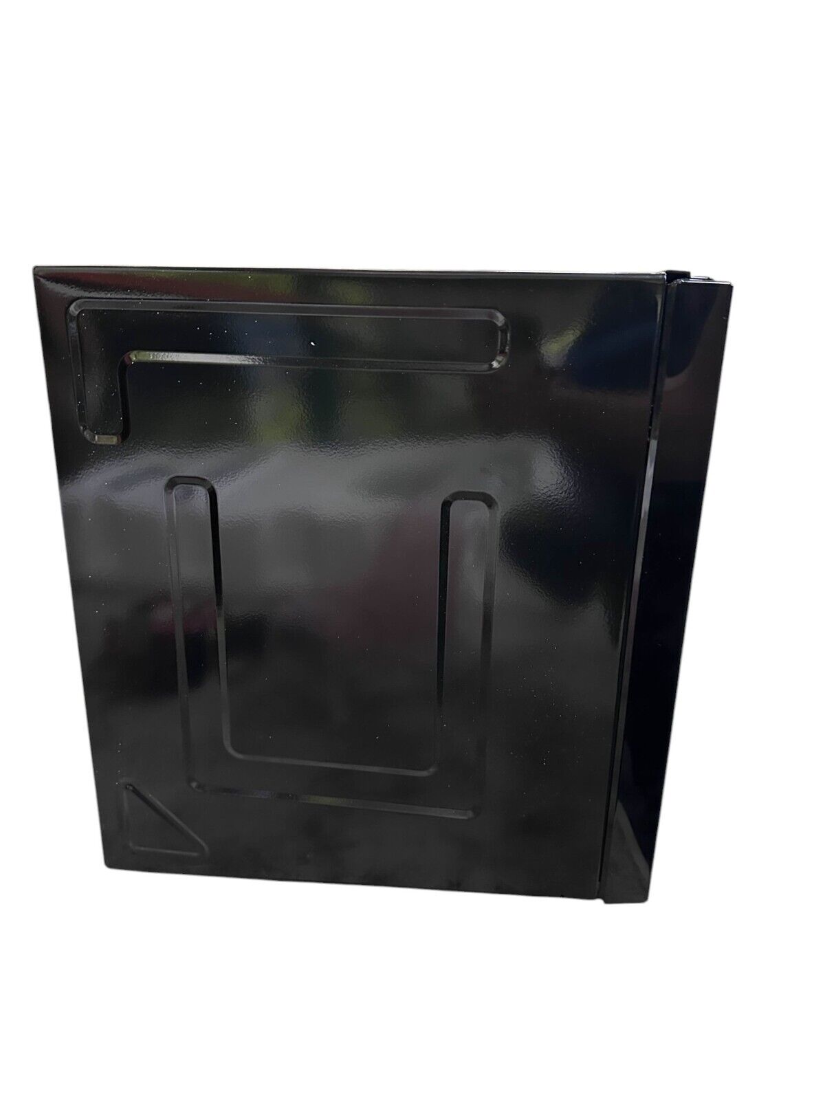 Vissani Over the Range Microwave 1.7cu.ft.1000-Watt W/10 in Black- DENT ON BACK